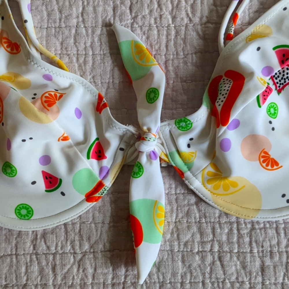 NWOT Fruity Blackbough Bikini Top - Picture 2 of 6